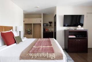 The Andrew Hotel - 3
