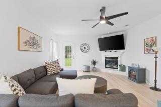 Pet Friendly Beach House - Baby Blue Heron by Panhandle Getaways - 7