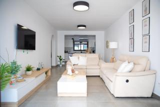 Spacious 2BR Apartment with Private Yard - Prime Location in Paphos - Sunshine Venus - Paphos - 0