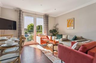 2BR Apt Near Windsor Castle, Free Parking, Balcony - Windsor - 0