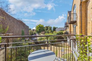 2BR Apt Near Windsor Castle, Free Parking, Balcony - Windsor - 9