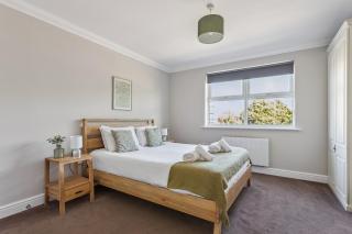 2BR Apt Near Windsor Castle, Free Parking, Balcony - Windsor - 1