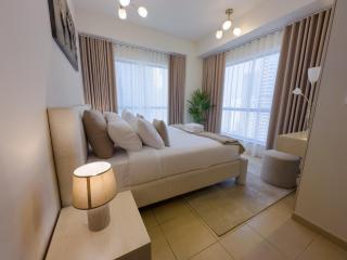 Modern 1BR in JBR, Walk to Beach & Marina - 9