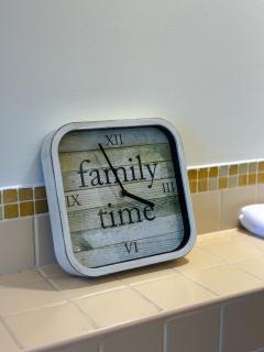 Modern 1BR in JBR, Walk to Beach & Marina - 4