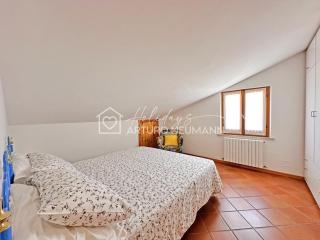239 - Comoda mansarda in centro con vista mare - POSTO AUTO E ARIA CONDIZIONATA INCLUSI- SPIAGGIA gratis al WHITE BEACH CLUB fino al 14-9 sab e dom esclusi - 4