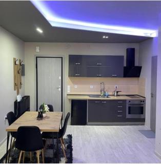 Ladadika X Family Apartment - 4