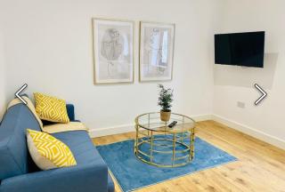 GL1 - 2BR- Parking - Contractor Stay- Discounts - Free WiFi - - 2