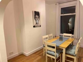 Ilford - Elizabeth Line 3 bedrooms Garden home - 7