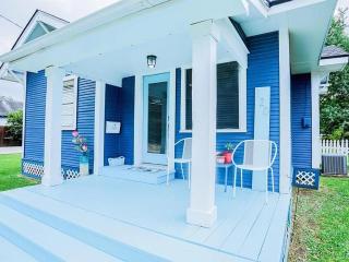 Soothing Blues in Peaceful 2BR 1BA Cottage - 6