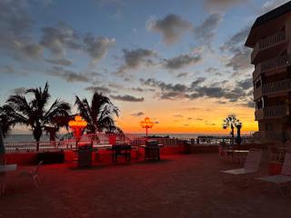 Tropical Beachfront Penthouse-Beach Cottages II - 8