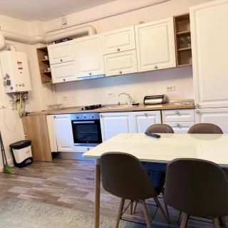 Center Nest - 1