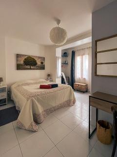 Cosy Stay with Balcony Near the Beach - 3