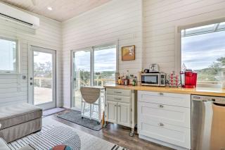 Updated Texas Tiny Home Rental on Lake Travis - Spicewood - 4
