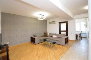 Stay Central Vernisage 2BR in the Heart of Yerevan - Erevan - 7
