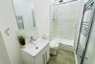 Central-Contractor-Discounts-Wifi-Parking - - 1