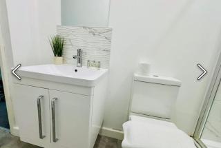 Central-Contractor-Discounts-Wifi-Parking - - 4