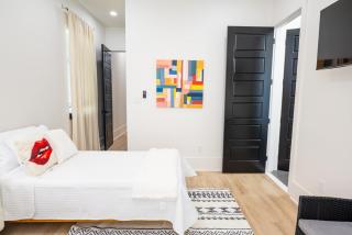 Shimmering New NOLA Home TVs in Bedrooms & Parking - 9