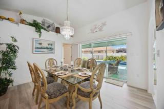 "Charming 3-Bedroom Home with Pool Oasis" - 5