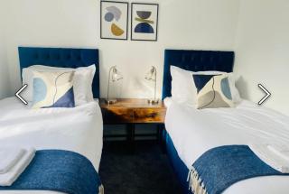 Block of Apartments- Central Location - Free Parking- Contractor Stay - - 2