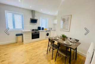 Spacious 13-Bedroom Retreat, Sleeps 29, Central Location, Private Parking - 1