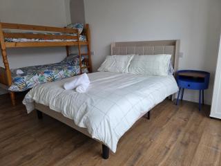 Stunning Ocean Vista Sleeps 6 Modern New Apartment - Blackpool - 6