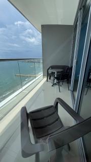 Beachfront condo in Morros City Building - 2