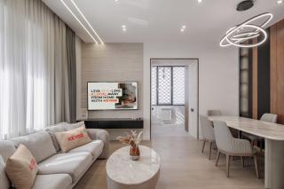 Large 2 bedroom designer apartment KeyGo #0174 in the center your cozy apartment is just minutes from the Opera House - 0