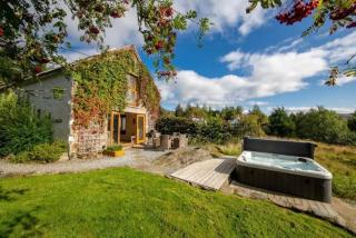 The Barn on Loch Tay - Hot Tub - 8