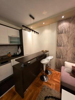 Central Point Stay - 1