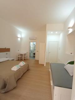 WHITE MOON CAGLIARI via Dettori 5 Centro - 1