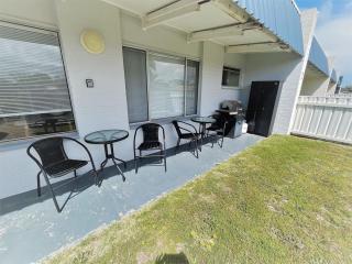 Esperance Little Units 1 - 1