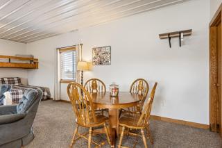 Peaceful Riverfront Cabin Sleeps 4 Decatur Nebraska - Onawa - 1