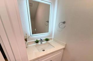 Cozy Stay Near Downtown Houston - 9