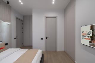 Large 2 bedroom designer apartment KeyGo #0174 in the center your cozy apartment is just minutes from the Opera House - 1