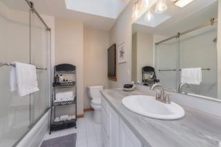 Waterfront Sodus Gem, Dock Game Loft Bay View - Sodus Point - 3