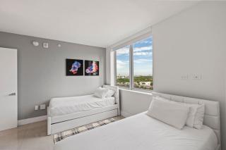Luxury 3 Bed 3 Bath Suite - 3