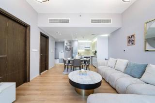 Upgraded Bay Central 1 Bed - Marina and Pool View - 4