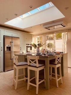 Stunning Central Georgian Home - 9