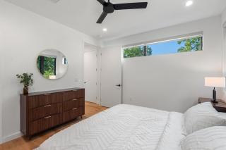 Modern Luxury in the Heart of Austin 3BR 3BA with Huge Balcony - 4