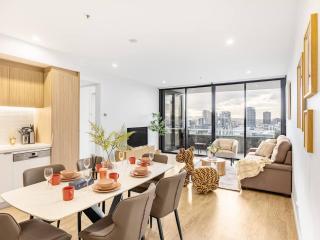 Stylish 2BR Unit with Pool and Gym in South Brisbane - Brisbane - 7