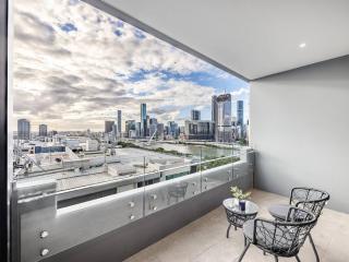 Stylish 2BR Unit with Pool and Gym in South Brisbane - Brisbane - 5