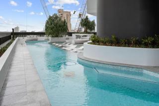 Level 56 CBDs Most Luxurious Apartment 5 Star Exp - 4