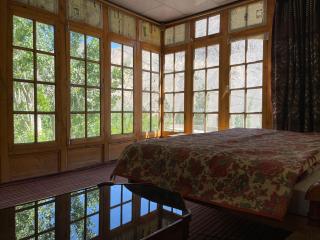 dragon guesthouse and garden restaurant - 1