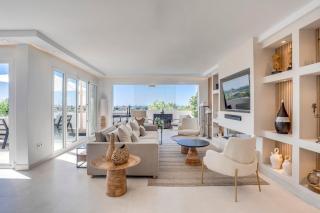 Atico Dúplex en Estepona con Vistas al Mar y Montaña a 10 min de la Playa - 2