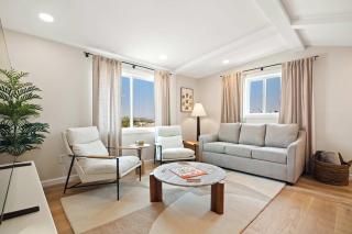 Renovated Coastal 2BR - Stylish & Bright - 8