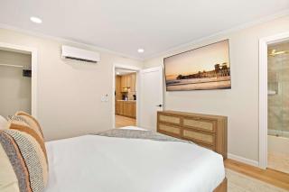 Renovated Coastal 2BR - Stylish & Bright - 4