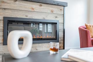 Stylish Townhome Walkable Garage - 6