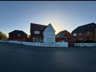 24 Dixon Road - Laindon - 0