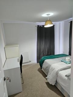 Double Cosy bedroom in central Dartford-Close to all amenities - 4