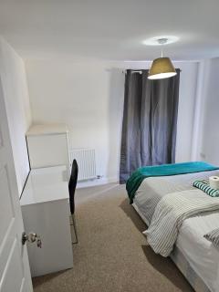 Double Cosy bedroom in central Dartford-Close to all amenities - Dartford - 0